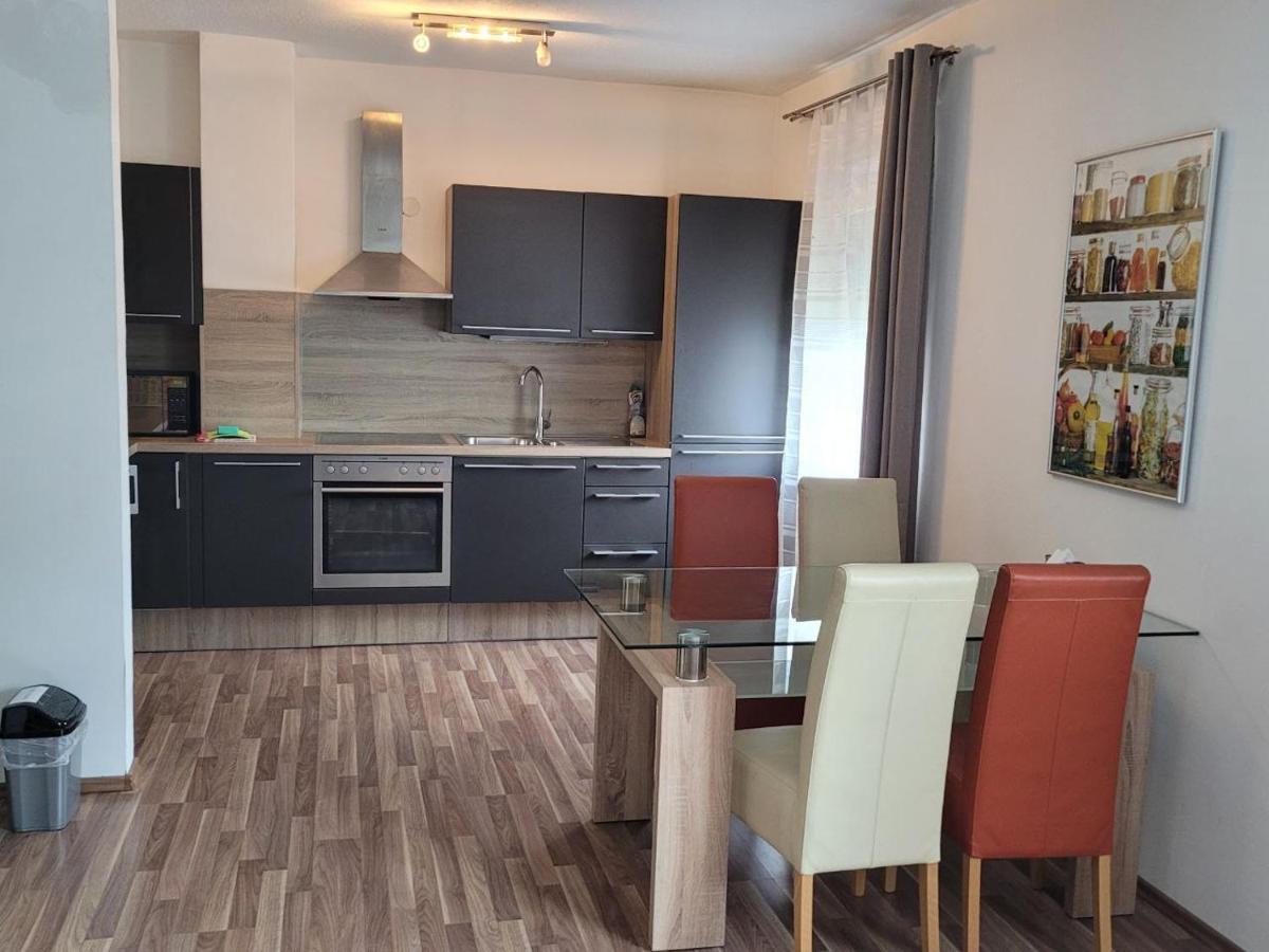 Zentral Gelegene, Sehr Ruhige Und Helle Wohnung Грац Экстерьер фото