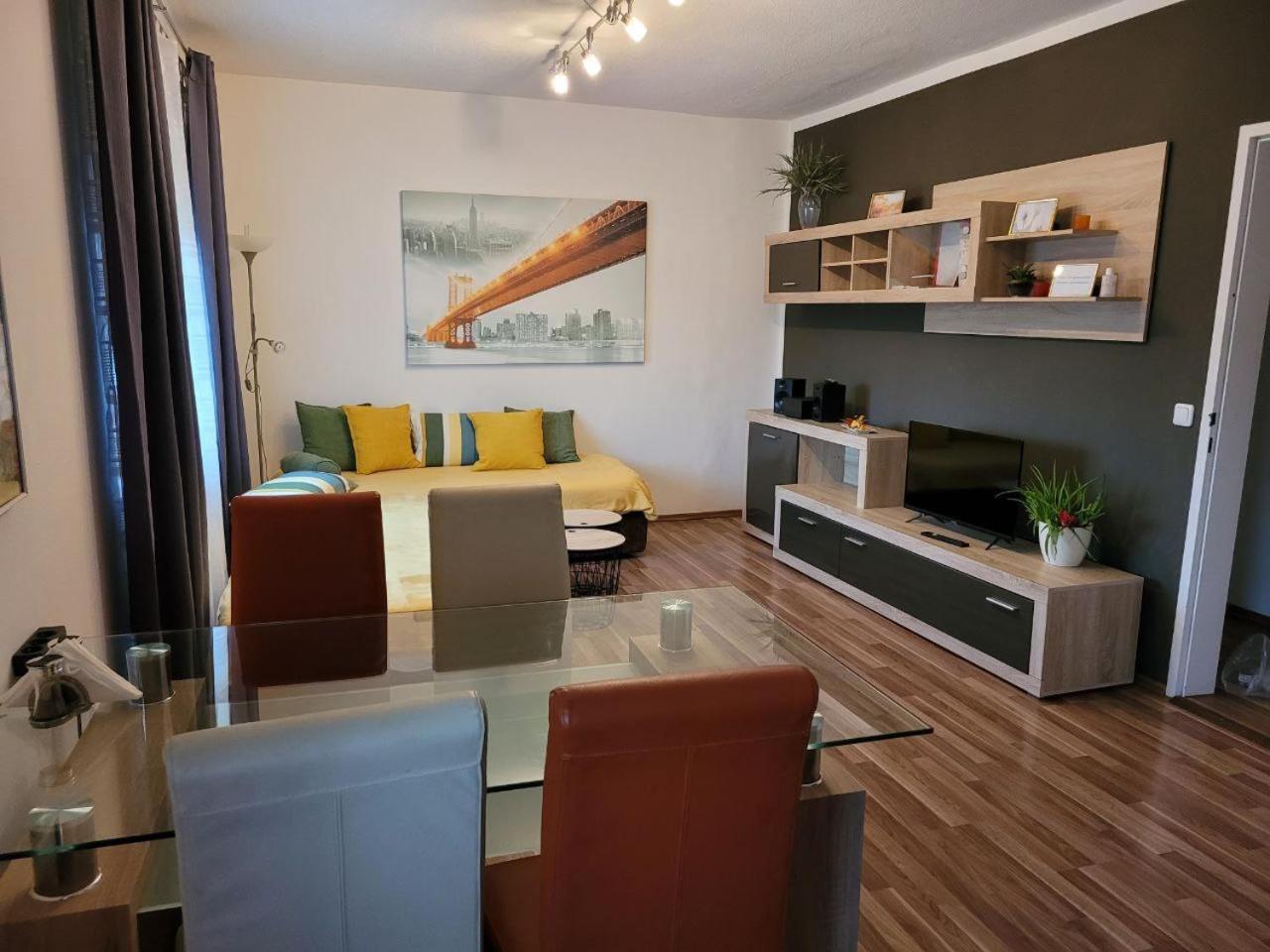 Zentral Gelegene, Sehr Ruhige Und Helle Wohnung Грац Экстерьер фото